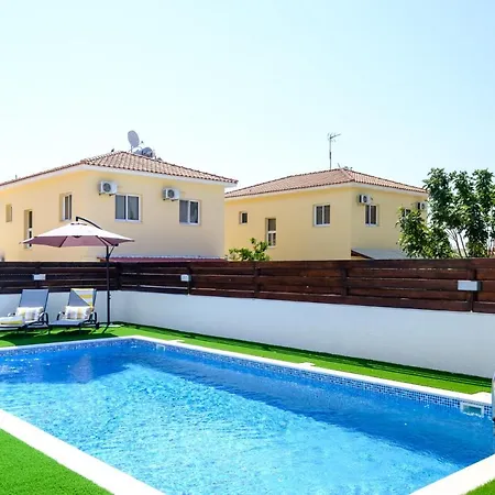 Voroklini With Pool * לרנקה