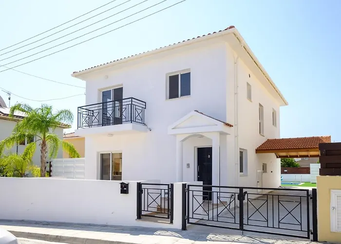 Voroklini With Pool Villa