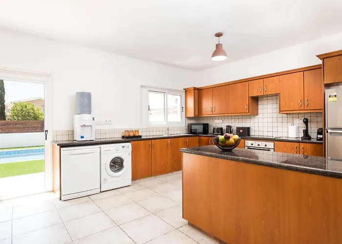 Villa Voroklini With Pool