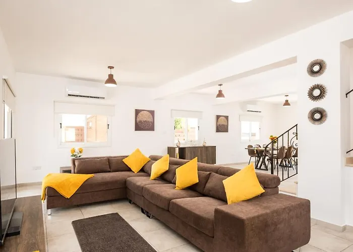 Voroklini With Pool Vila Larnaca