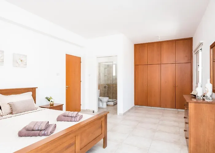 Voroklini With Pool Villa *