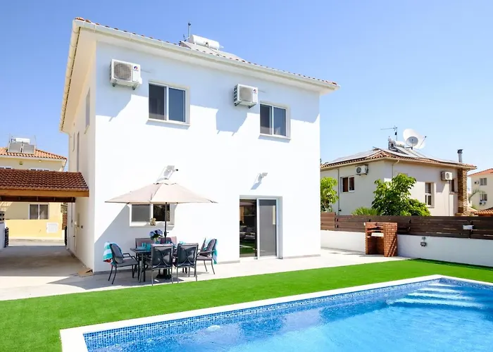 Voroklini With Pool Vila Larnaca